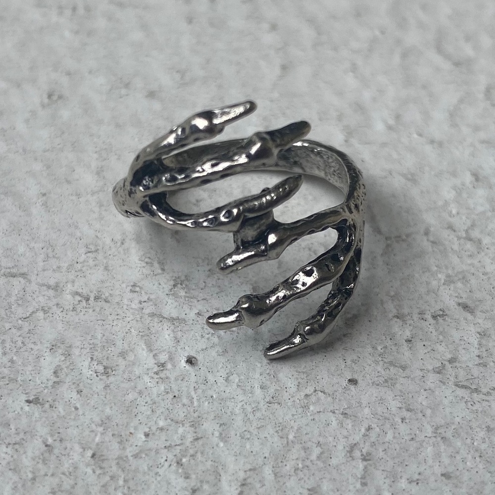 Claw ring